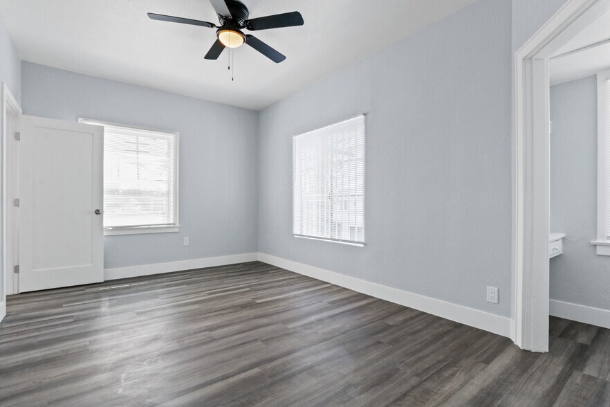 Building Photo - 458 Rose Ave