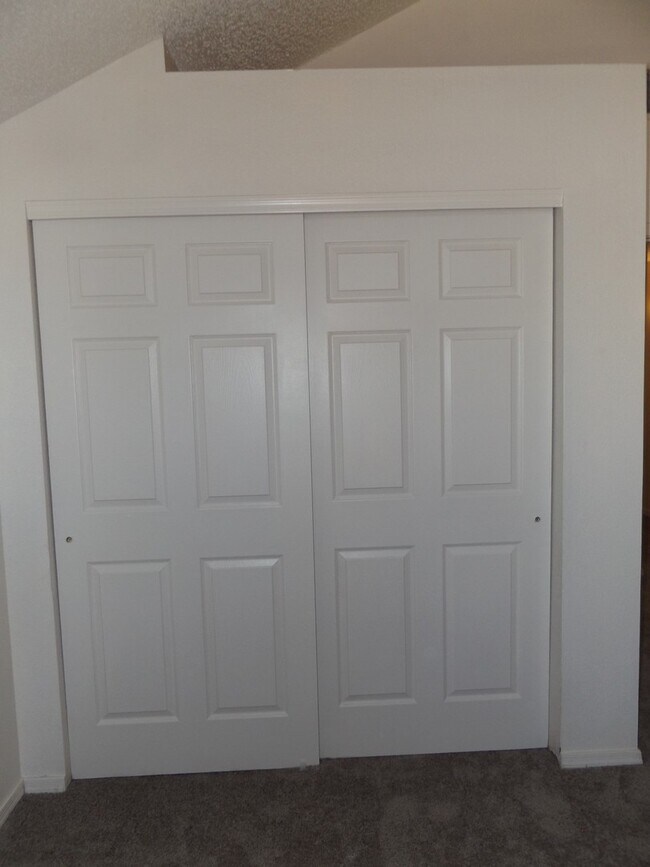 Building Photo - AVAILABLE NOW IN AHWATUKEE!!!