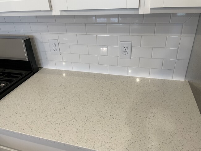 Building Photo - London Home