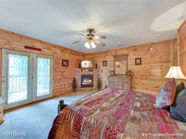 Building Photo - 2240 Breezy Rd