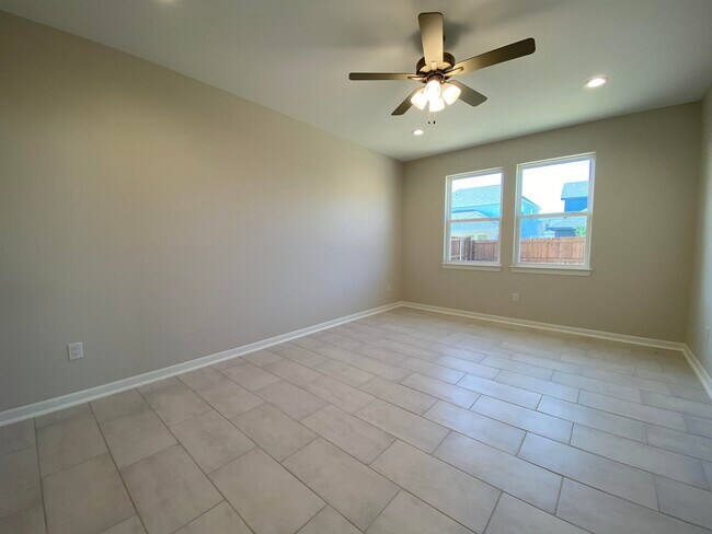 Building Photo - 1426 Key Deer Dr