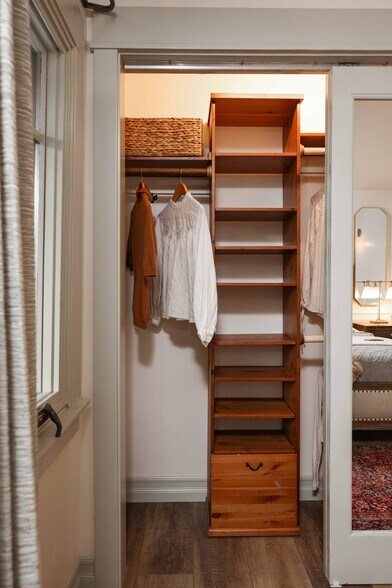 Primary bedroom 6’ closet organizer - 2214 Brant St