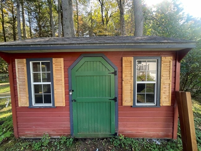 Building Photo - 4BR/1.5 Bath in Dalton – $2,800/mo Peacefu...