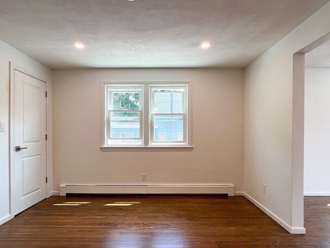 Building Photo - 22 Chandler St