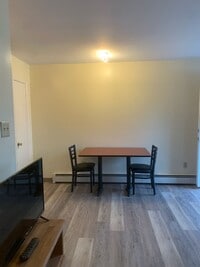 Building Photo - Studio Apartment- W. Cherry Lane