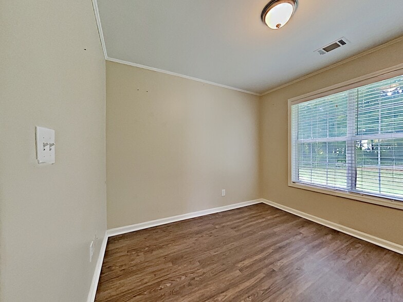 Building Photo - 3916 Wakefield Dr