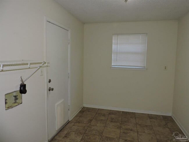 Building Photo - 7031 Redondo Dr