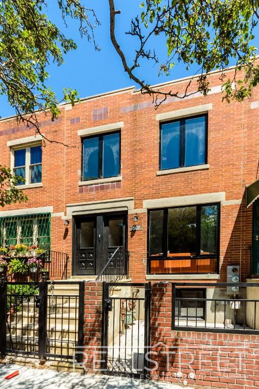 Building Photo - Brand New 3 Bed 2 Bath in Bed Stuy Townhouse!