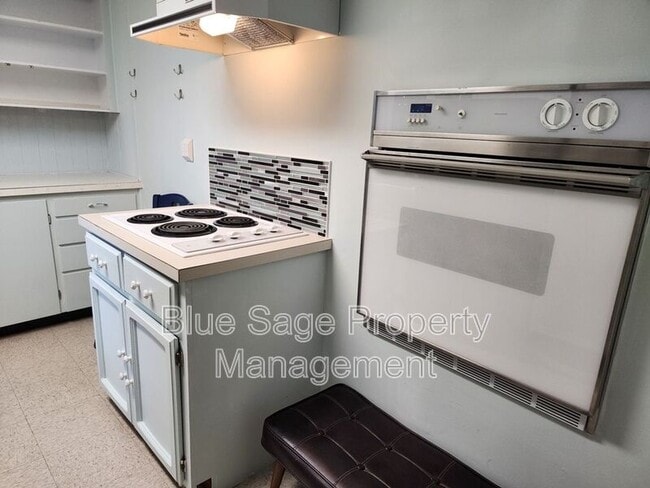 Building Photo - 500 S 3rd Pl
