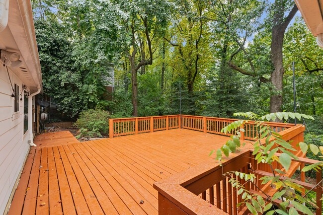 Building Photo - Discover this beautifully updated Colonial...