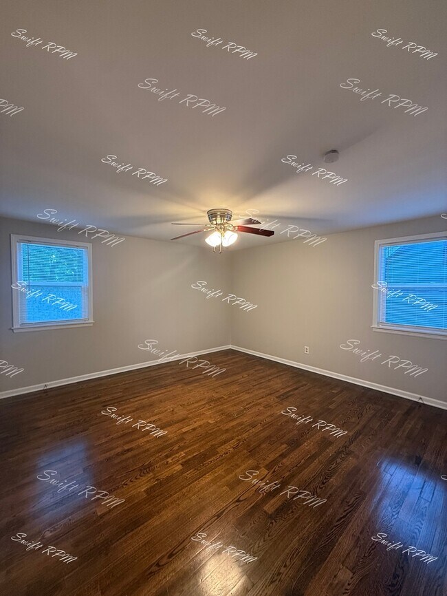 Building Photo - 9805 Carter Dr