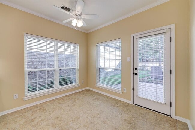 Building Photo - 5022 Coral Gables Dr