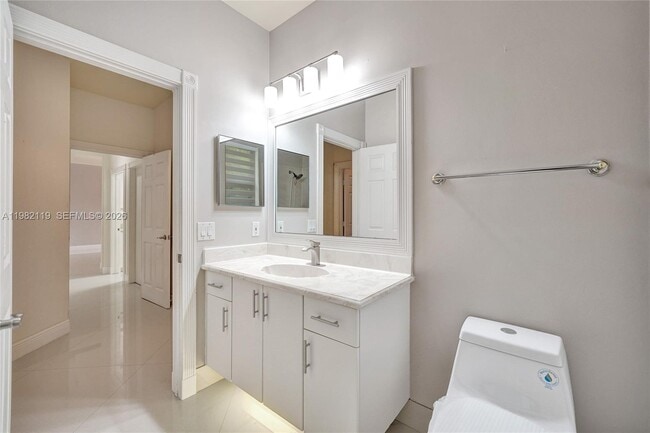 Building Photo - 8006 N Savannah Cir