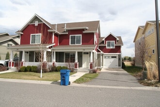 Building Photo - Matheson Way Townhouse