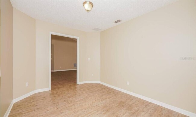 Building Photo - 3215 40th Ave W