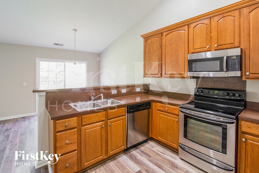 Building Photo - 3384 Fletton Way