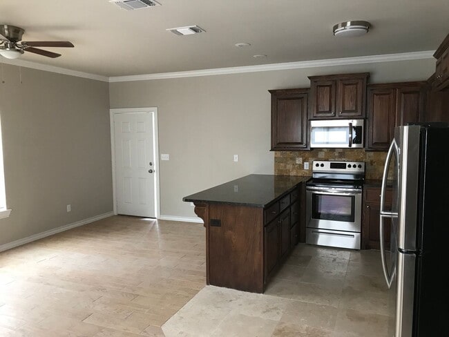 Building Photo - 1 bedroom 1 bath in the Medical District!