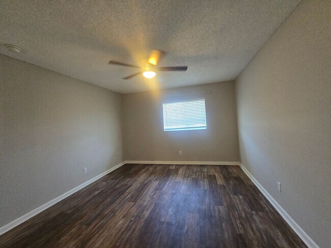 Building Photo - Condo for rent