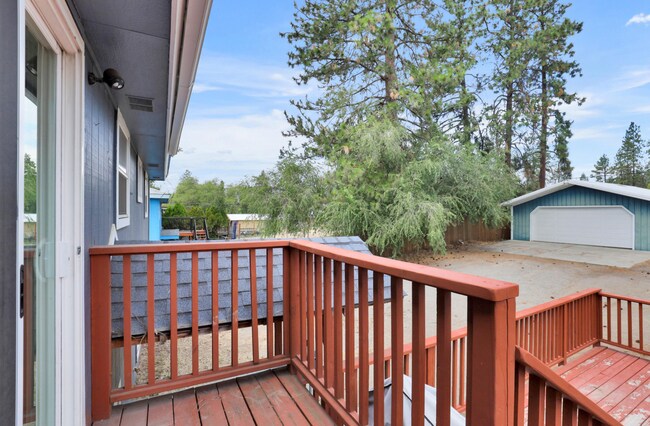 Building Photo - Charming Unfurnished Spokane Home with Large Shop in a Prime Northwest - Unfurnished