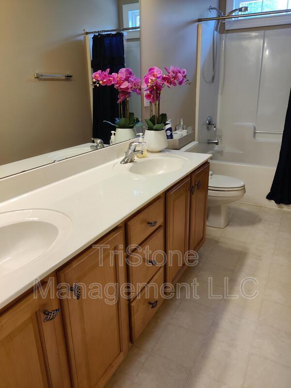 Building Photo - 14512 Harvington Dr