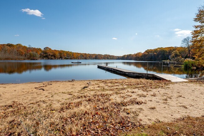 Building Photo - 21 Edge Hill Rd