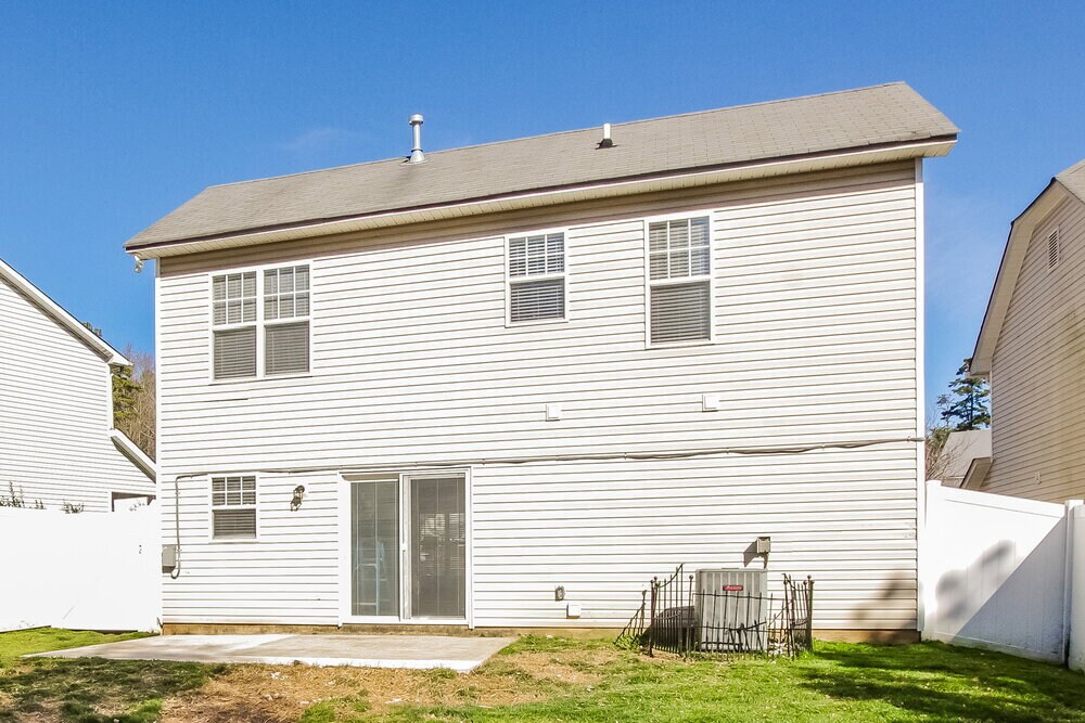 Building Photo - 258 Amir Cir