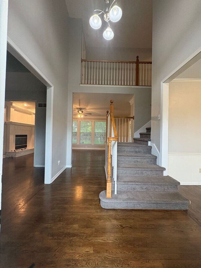 Building Photo - 4 bed/4.5 bath Overland Park Home with Multiple Entertainment Areas in Blue Valley
