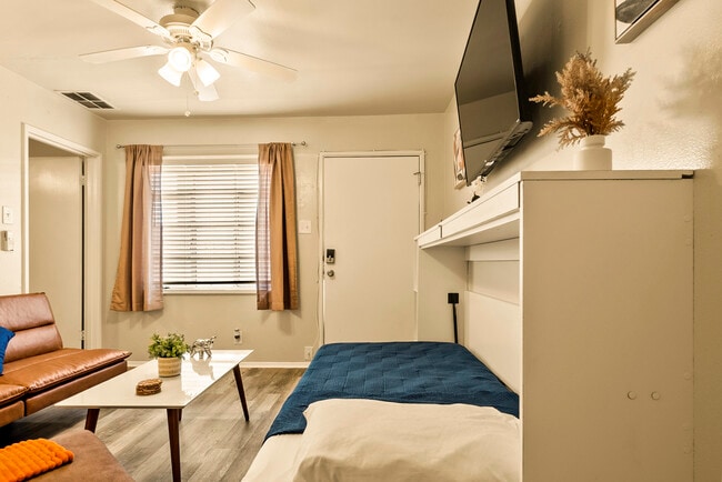 Building Photo - 3918 Thomason Ave