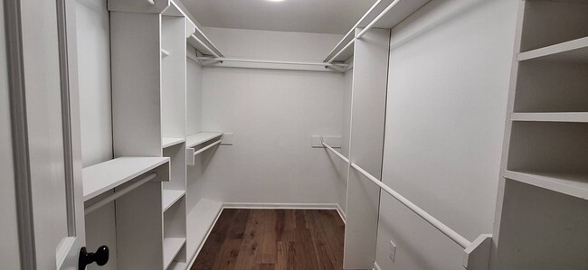 Building Photo - Beautifully renovated home in Rocky Woods ...