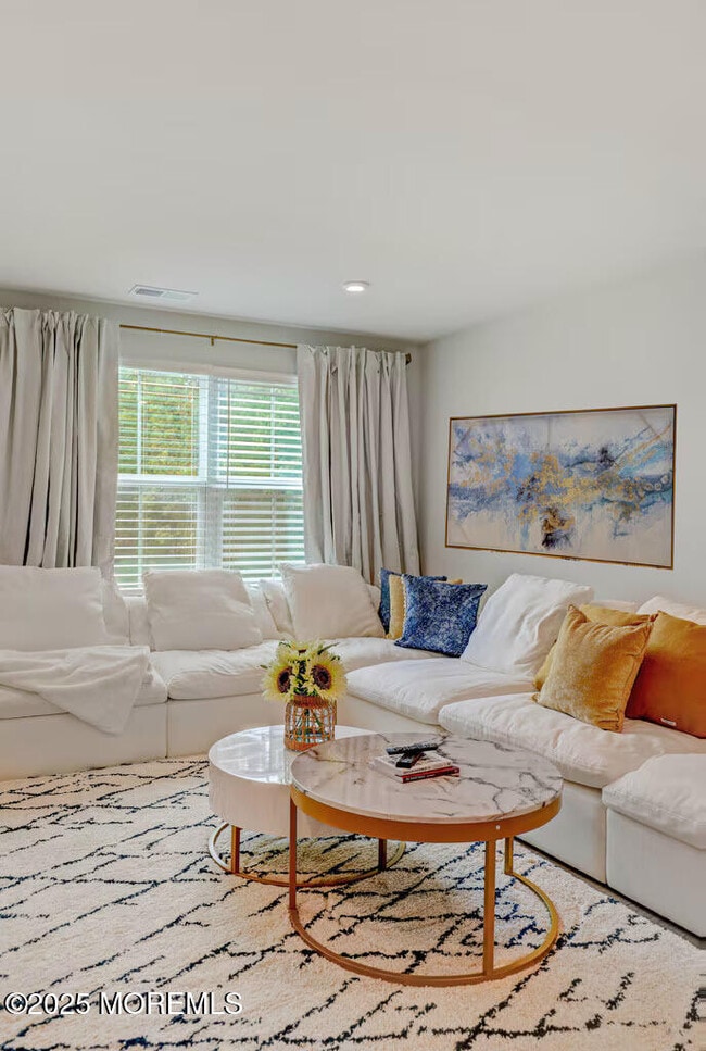 Building Photo - 1001 Cyprus Ct