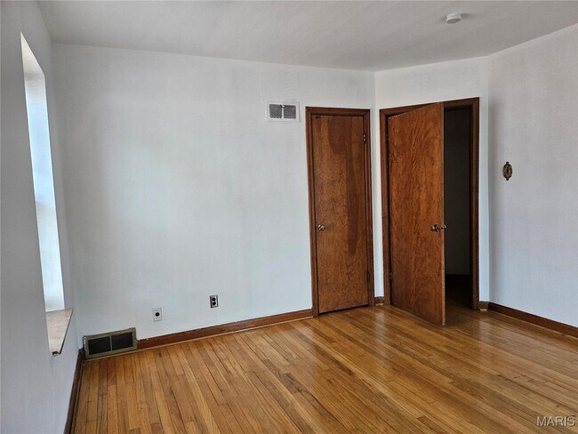 Building Photo - 5315 Jamieson Ave