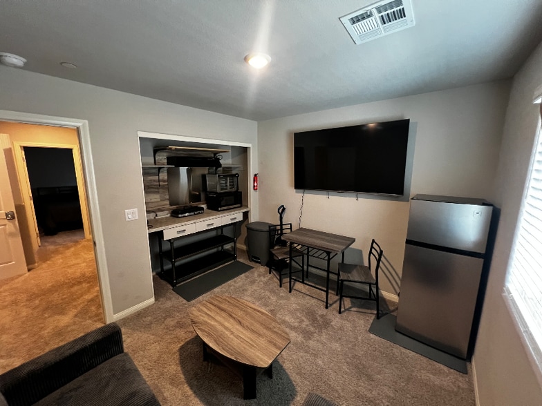 Building Photo - 7377 Dragonfruit Ave