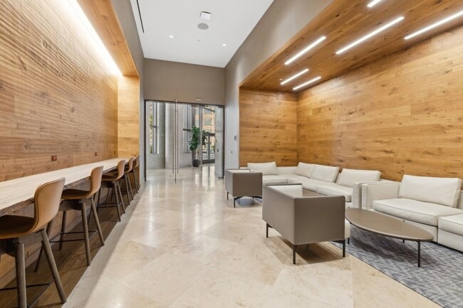 Building Photo - 99 Hudson St