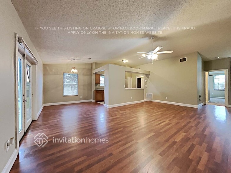 Building Photo - 10884 Grandview Ct