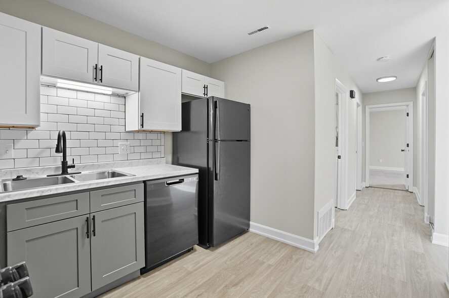 Building Photo - Coventry Court Townhomes