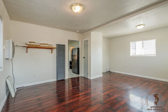 Building Photo - 540 W 8th St