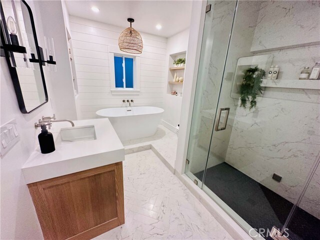 Building Photo - 611 Avenue C