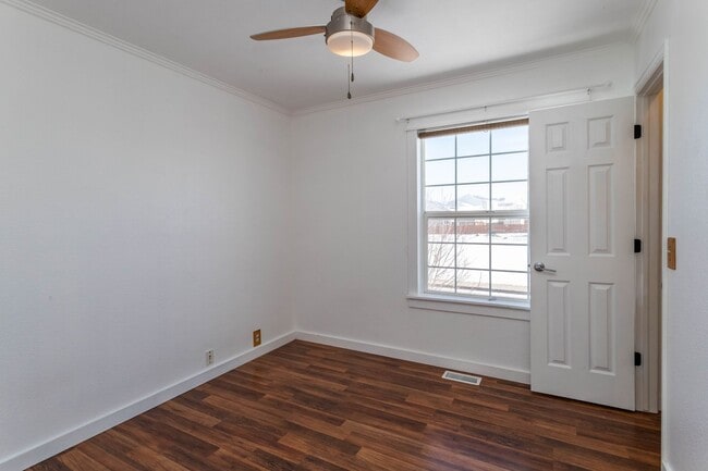 Building Photo - MODERN 3-BEDROOM HOME in CROSS CREEK w/ A/C