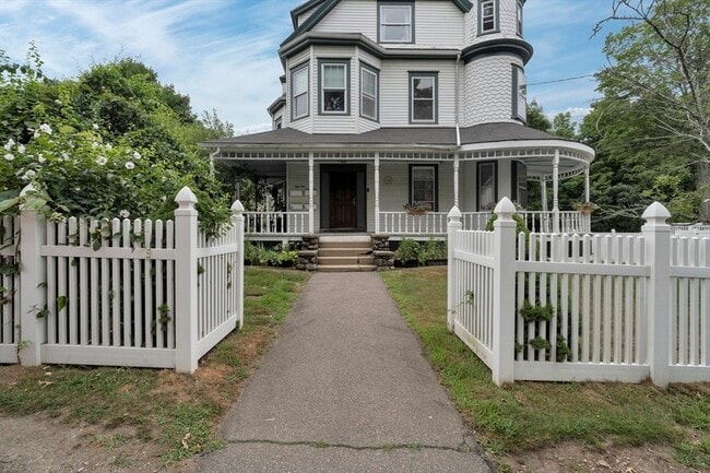 Building Photo - 59 Spring St