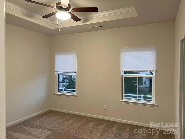 Building Photo - 2596 Grantham Place Dr