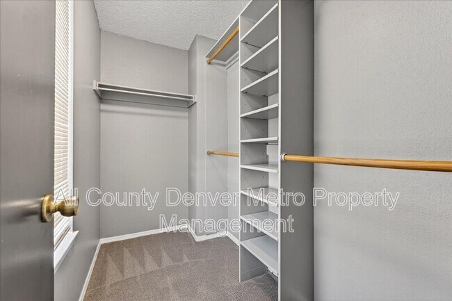 Building Photo - 306 Mulberry Cir