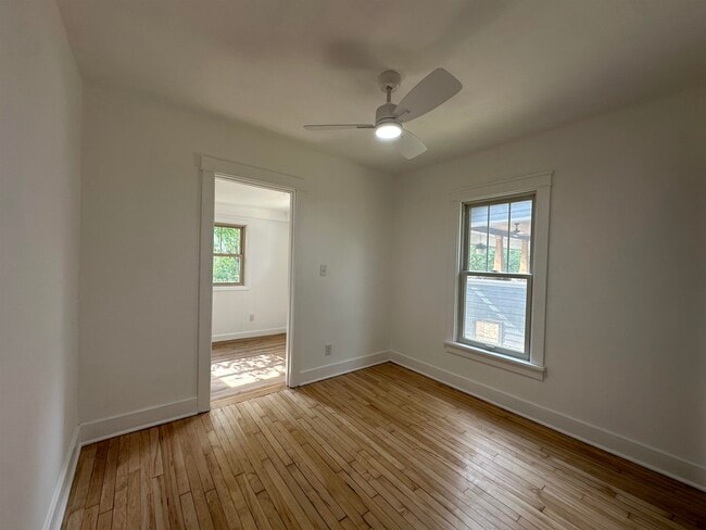 Building Photo - 37 Corry St