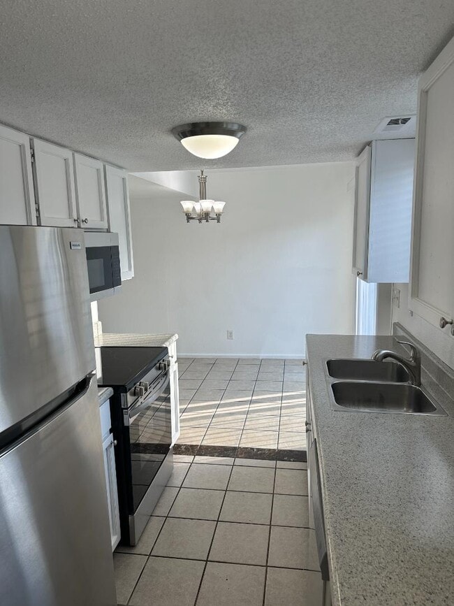 Building Photo - 7486 S 1000 E