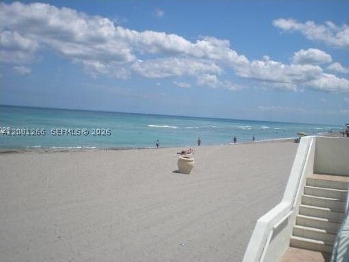 Building Photo - 3725 S Ocean Dr
