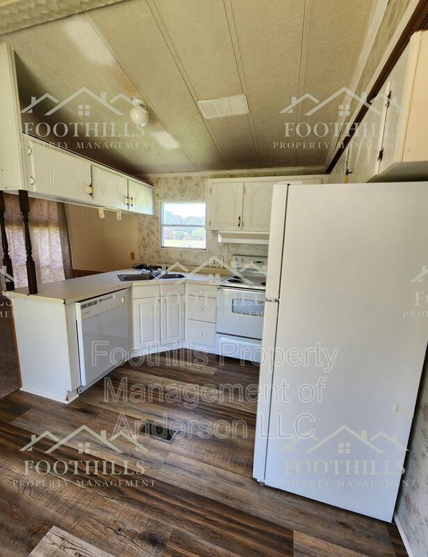 Building Photo - 408 Old Green Pond Rd