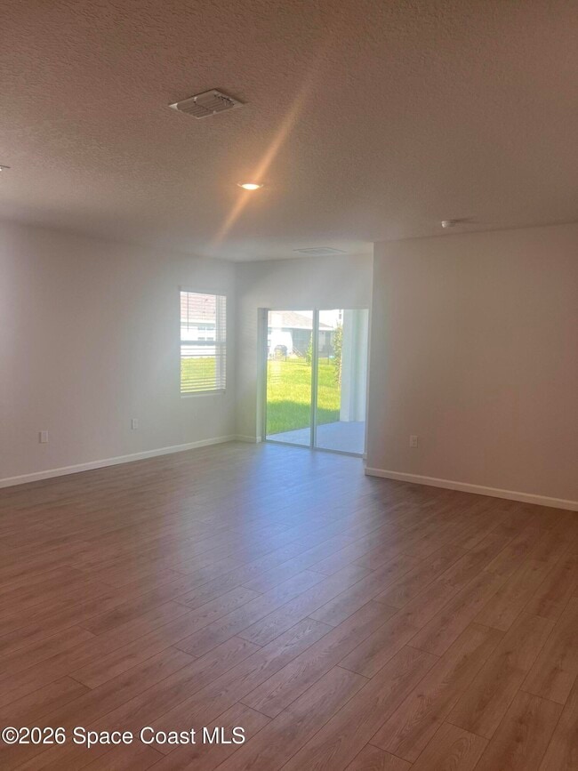 Building Photo - 1654 Garabaldi Cir SE