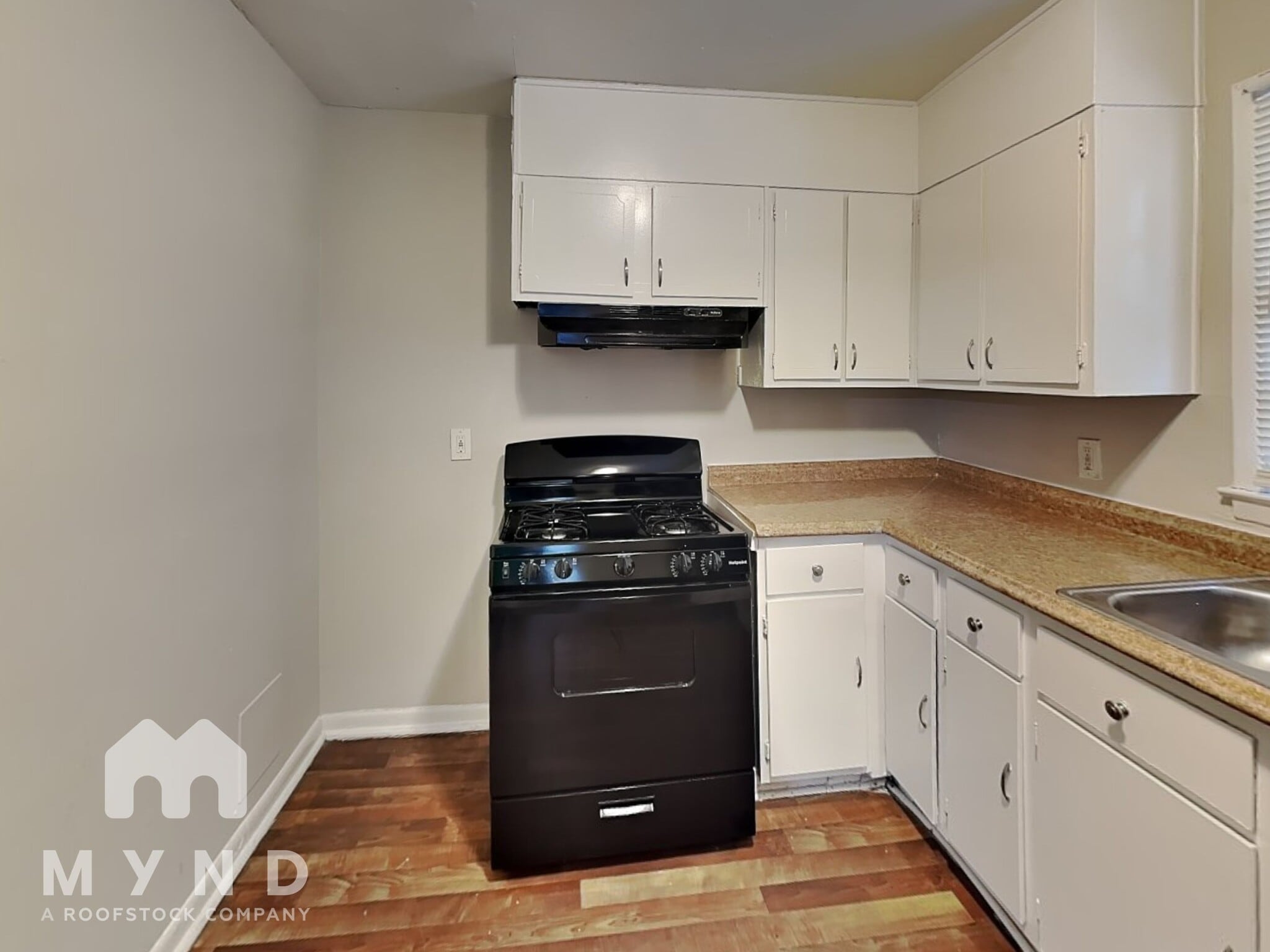 Building Photo - 388 Woodstock Dr SW