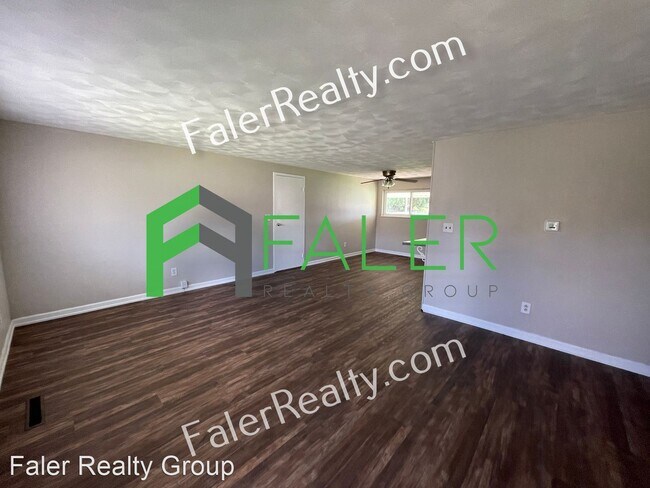 Building Photo - 3 br, 1 bath House - 2226 Adrian Ct.