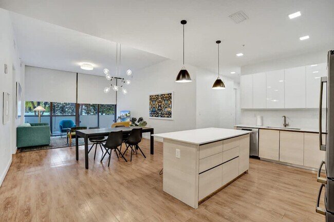 Building Photo - 1220 17th St