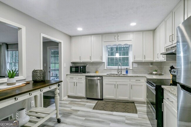 Building Photo - 65 Juliana Dr